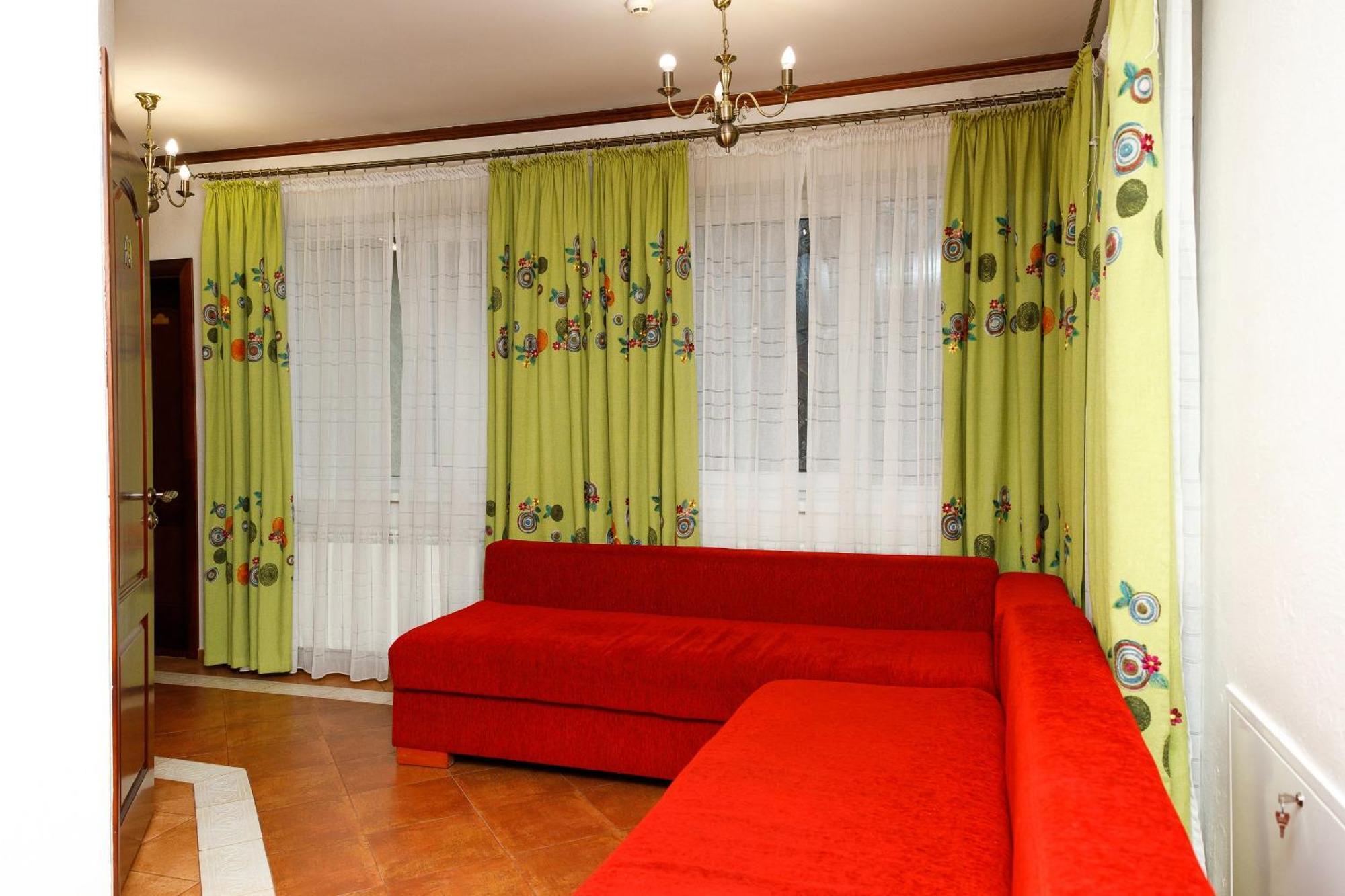Gostyniy Dvir Synevir Hotel Synevyr Exterior photo