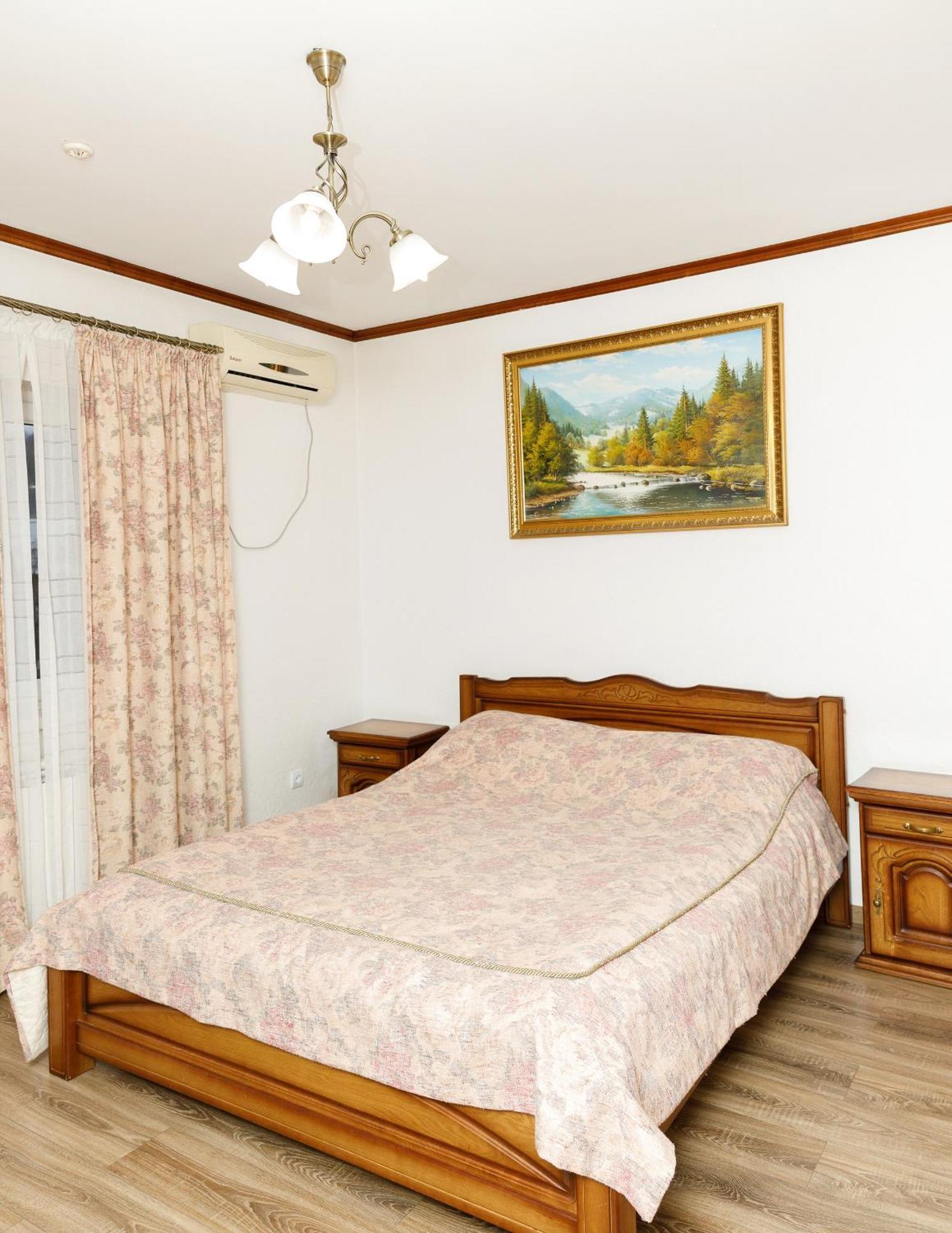 Gostyniy Dvir Synevir Hotel Synevyr Exterior photo