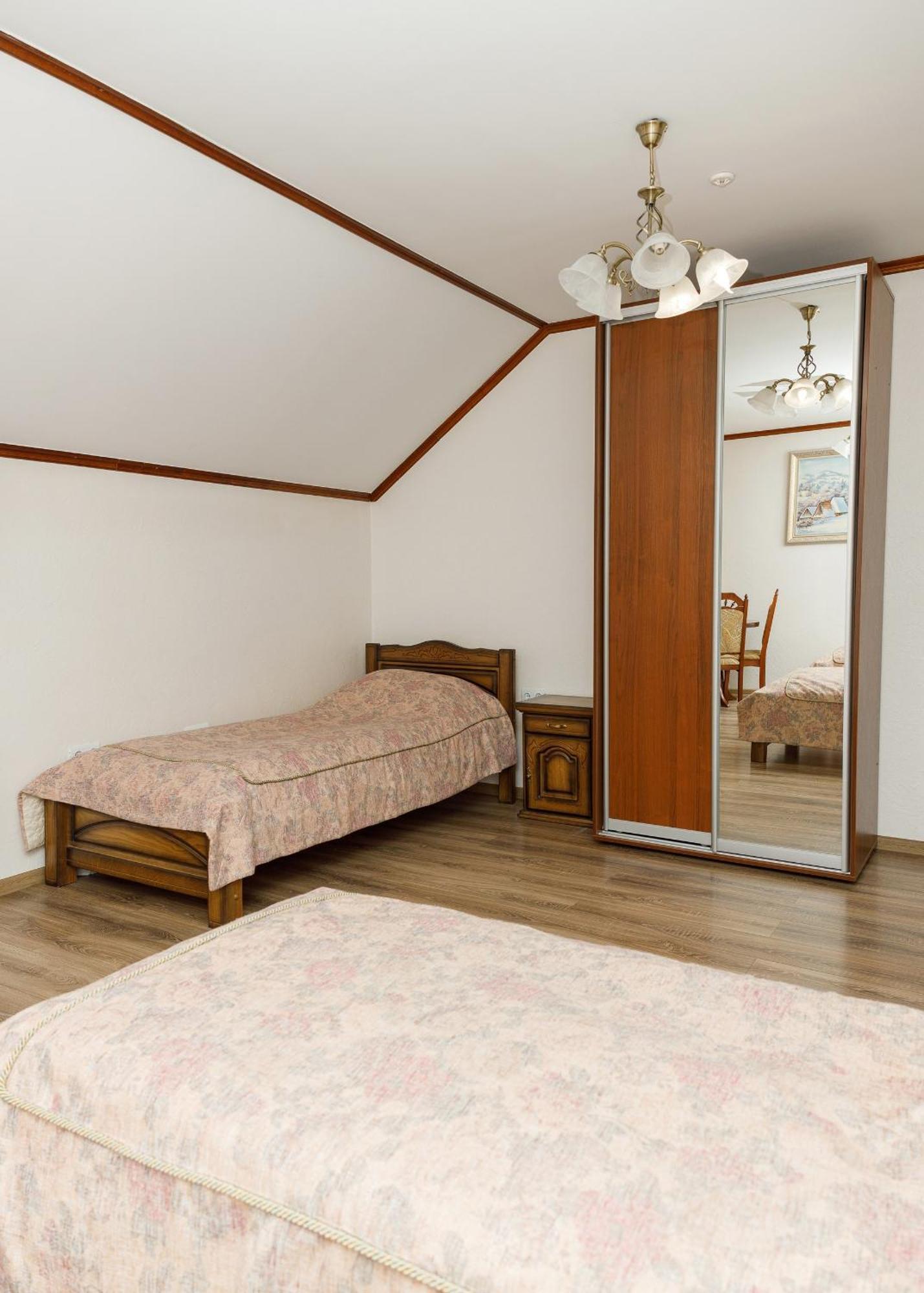 Gostyniy Dvir Synevir Hotel Synevyr Exterior photo