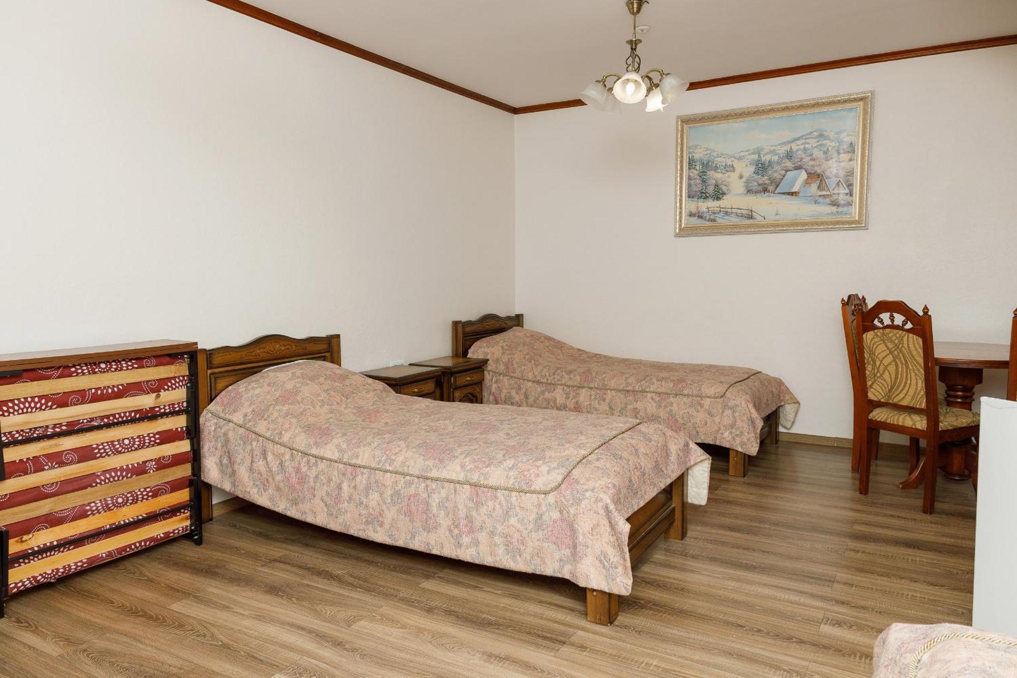 Gostyniy Dvir Synevir Hotel Synevyr Exterior photo